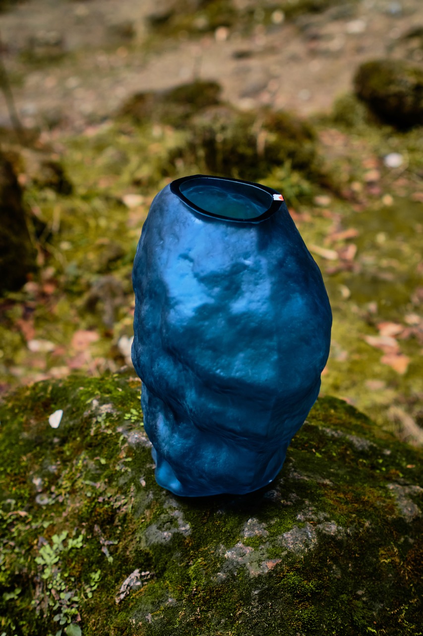 Паскаль (синий) Ваза стеклянная матовая 36х23х39см