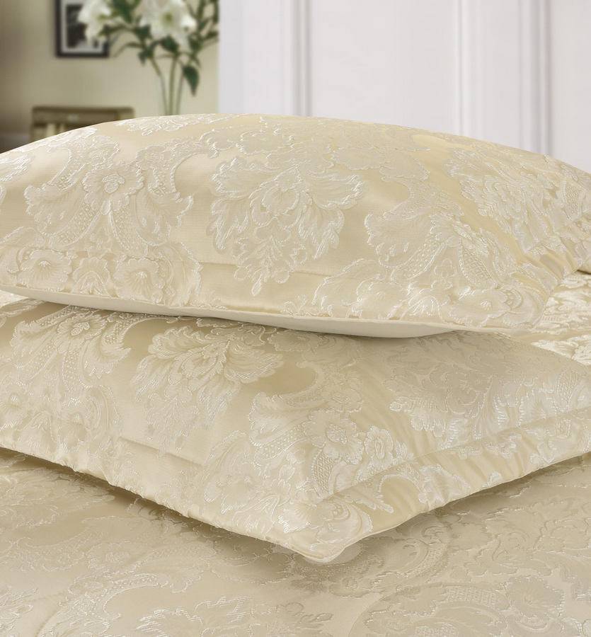 Дельфина (молоко) Покрывало 240х260