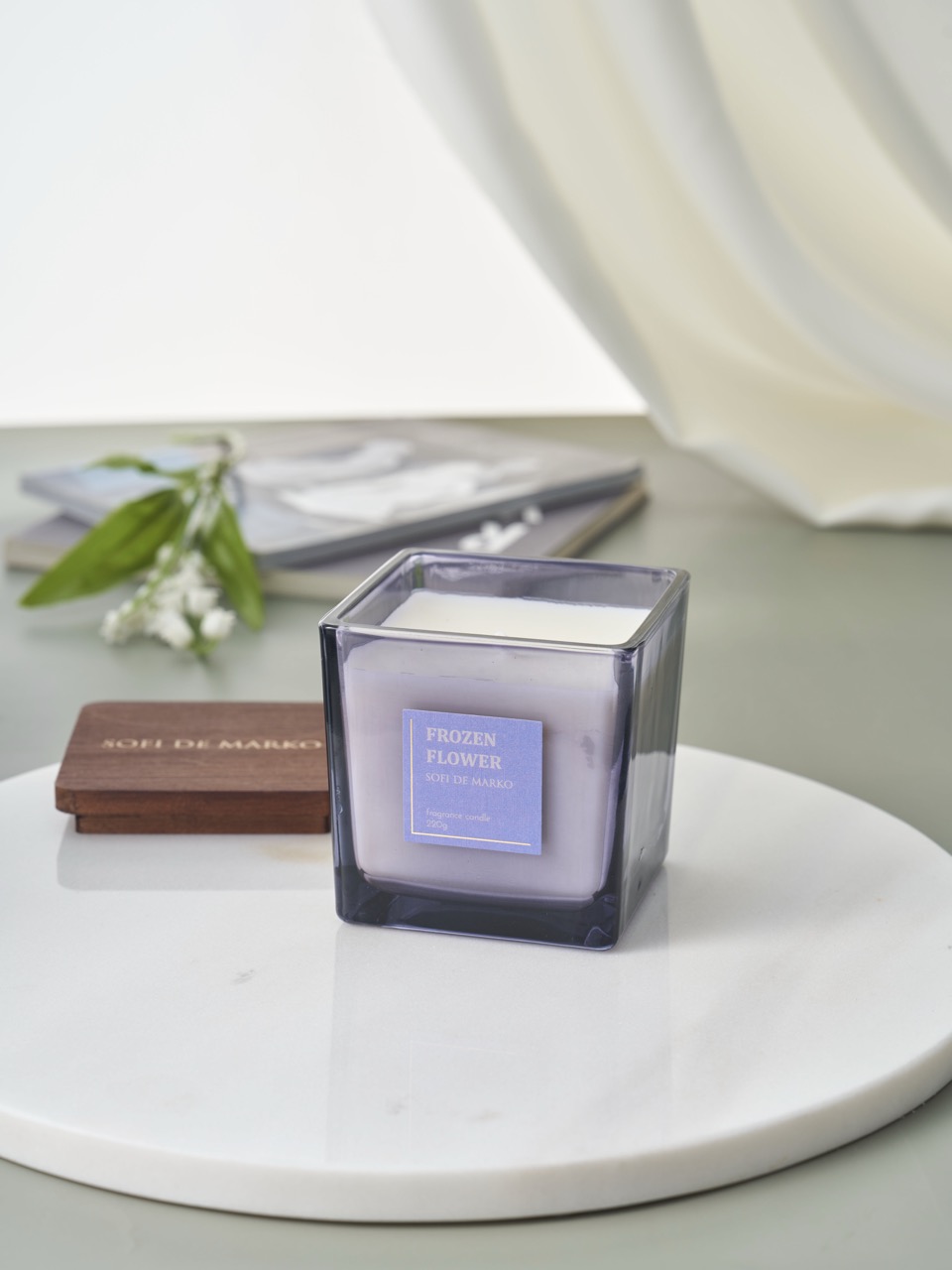 Frozen Flower Свеча Ароматическая (220гр)