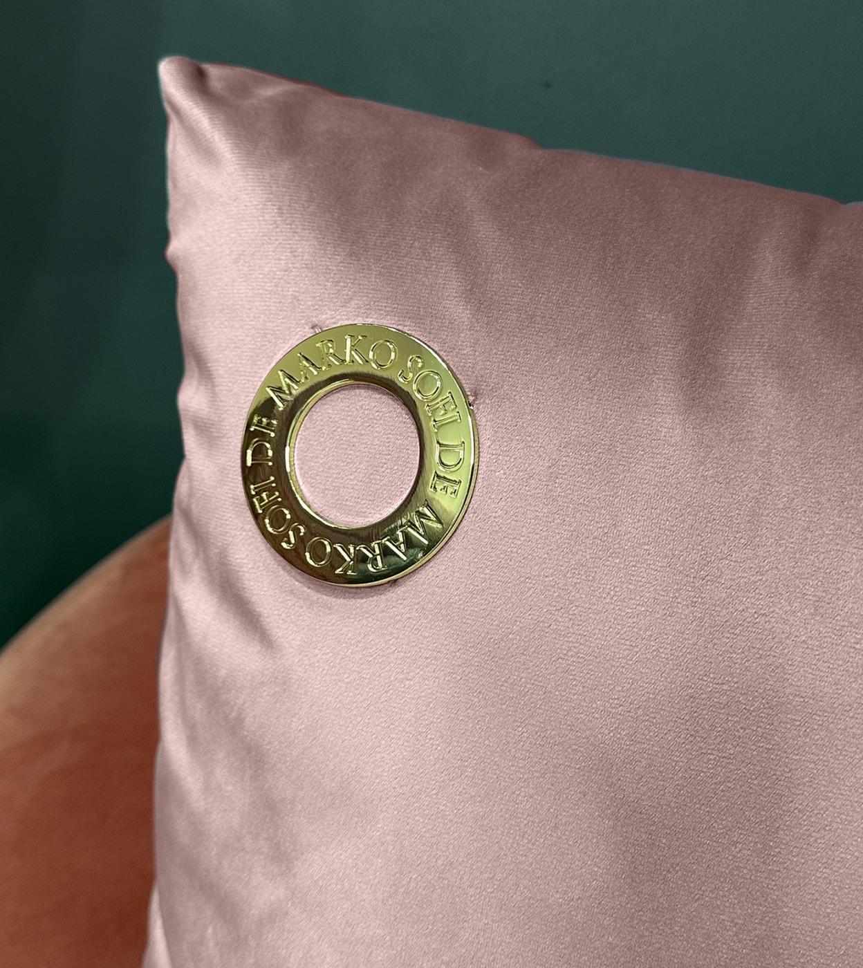 Адора (чайная роза) Подушка 55х55