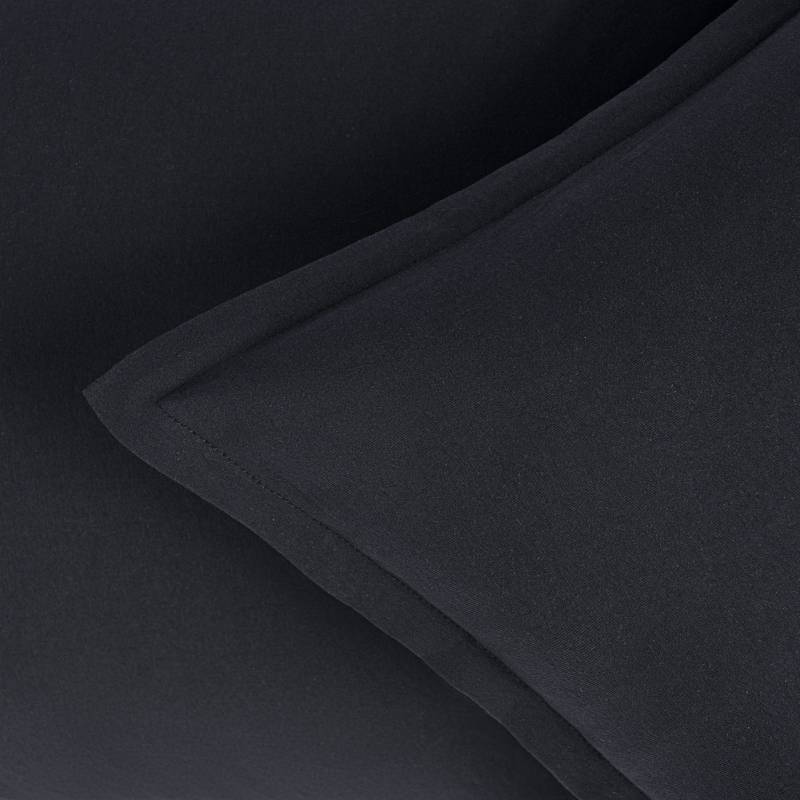 Роланд (черное) 220х235 Трикотажное одеяло
