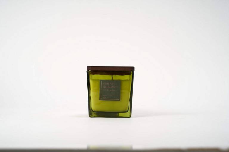 Уд и бергамот (Oud and Bergamot) Свеча Ароматическая (220гр)